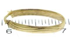 Beautiful Yellow Gold Wave Oval Earrings