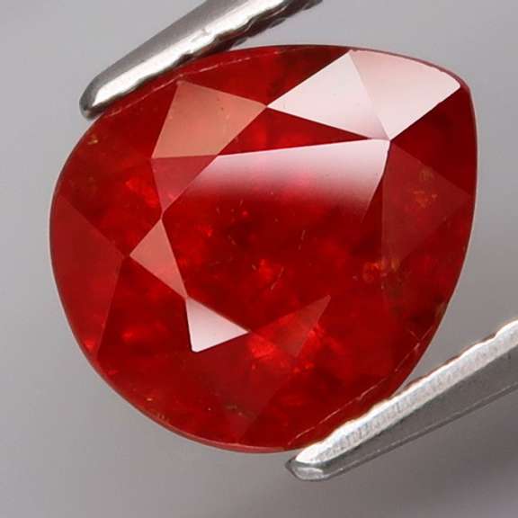 Amazing 4.11ct red orange Spessartite Garnet
