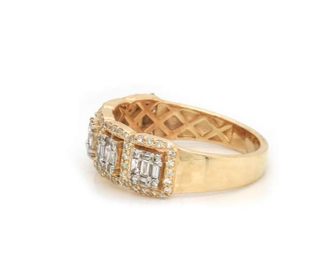 Lavish 10kt Yellow Gold Diamond Band