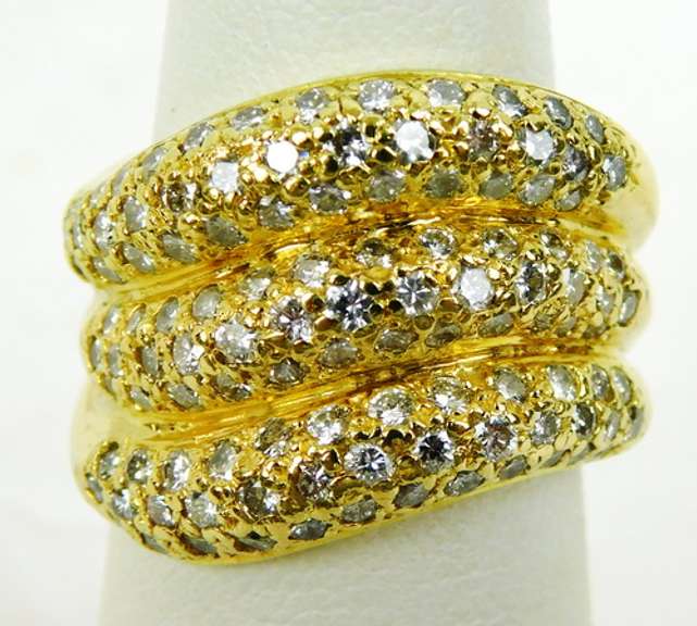 Stellar 18K Gold Ring of Pave Diamonds, Size 5