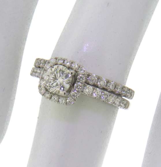 Incredible White Gold Round Brilliant Cut Diamond Wedding Set
