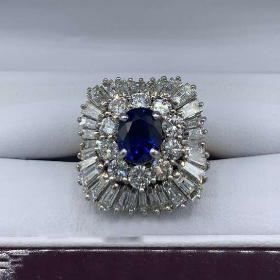 18KT Sapphire Cocktail Ring