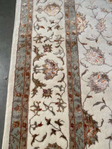 Exquisite Silk & Wool Rug 6x9