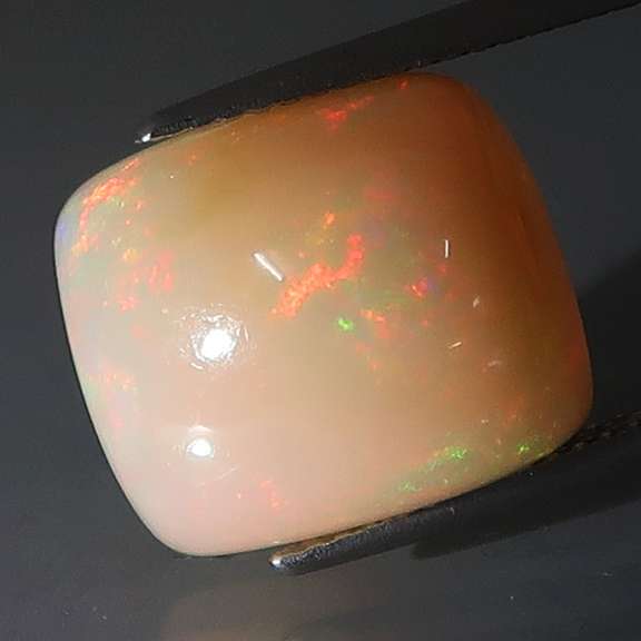 Substantial 9.51ct semi-black Welo Opal