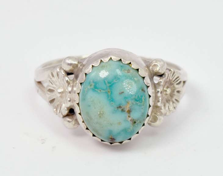 Gorgeous Turquoise Gem Set in Sterling Silver Ring