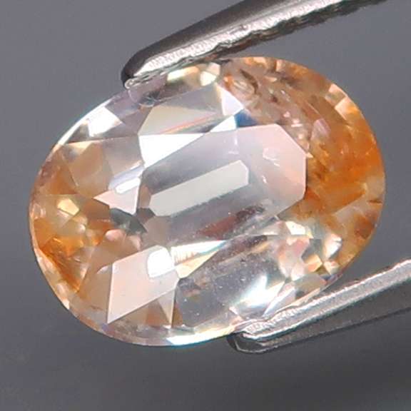 One of a kind! 2.36ct bi-color Zircon