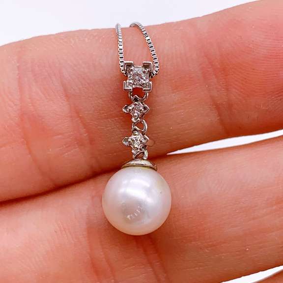 14kt Gold, Pearl, & Diamond Pendant Necklace