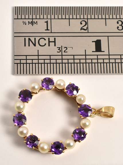 Pretty Amethyst & Pearl Circle Pendamt