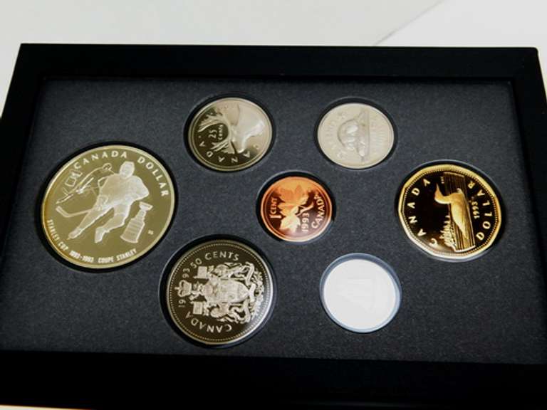 1993 Royal Canadian Proof Set w/Stanley Cup Dollar