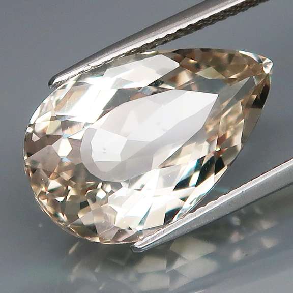 Amazing 13.91ct UNTREATED diamond white Topaz