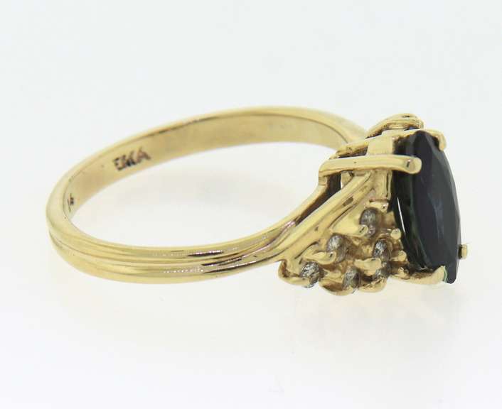 Attractive Marquise Blue Sapphire Yellow Gold Ring