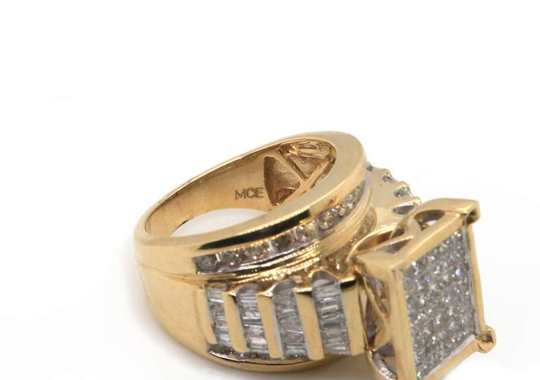 Amazing 10kt Yellow Gold Diamond Cluster Ring