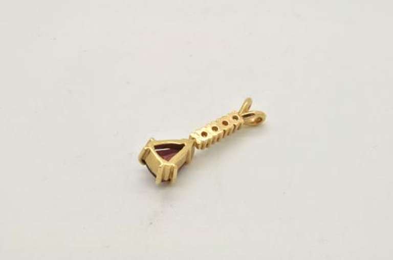 LADIES 14 KT DIAMOND AND GARNET EARRING AND PENDANT SET
