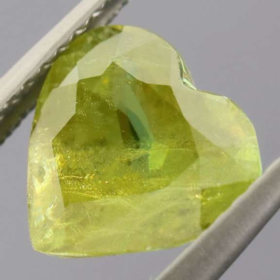 Lovely 3.04ct color shifting Russian Sphene