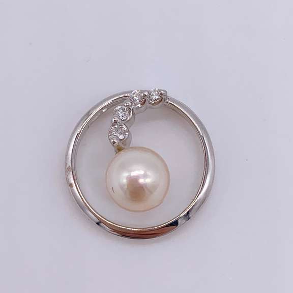 14kt Gold, Pearl, & Diamond Pendant