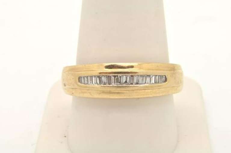 MENS 14 KT YELLOW GOLD DIAMOND BAND