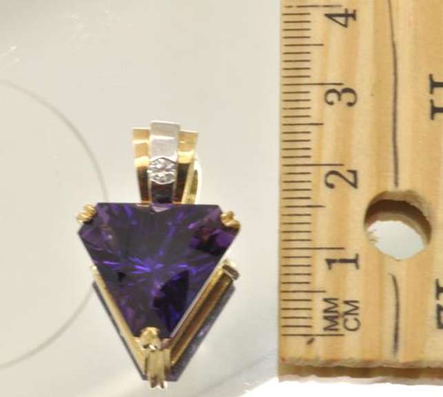 14 KT YELLOW GOLD AMETHYST AND DIAMOND PENDANT