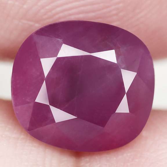 Stunning 5.10ct rare unheated violet Ruby