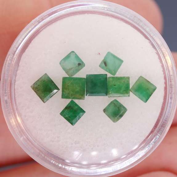 Princess cut! 2.28ct 9 piece Zambian Emerald set