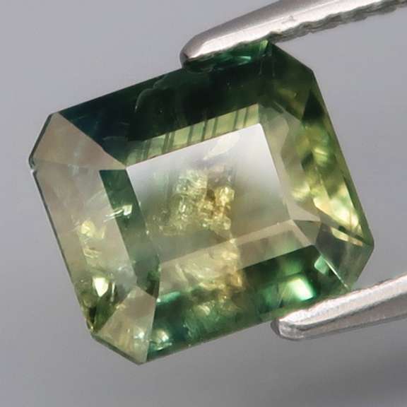 Heated only! Australian! 2.37ct party colored Sapphire