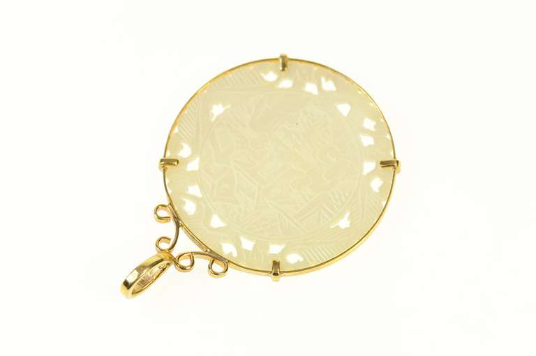 14K Yellow Gold Mother of Pearl Chinese Scene Medallion Pendant