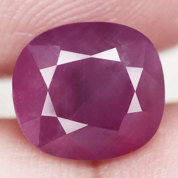 Stunning 5.10ct rare unheated violet Ruby