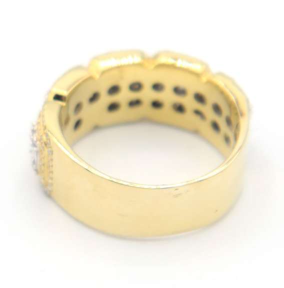 Graceful 1.03ctw Diamond Band in Yellow Gold