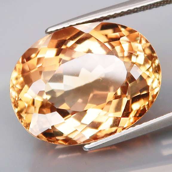 Amazing 21.56ct amber Imperial Topaz