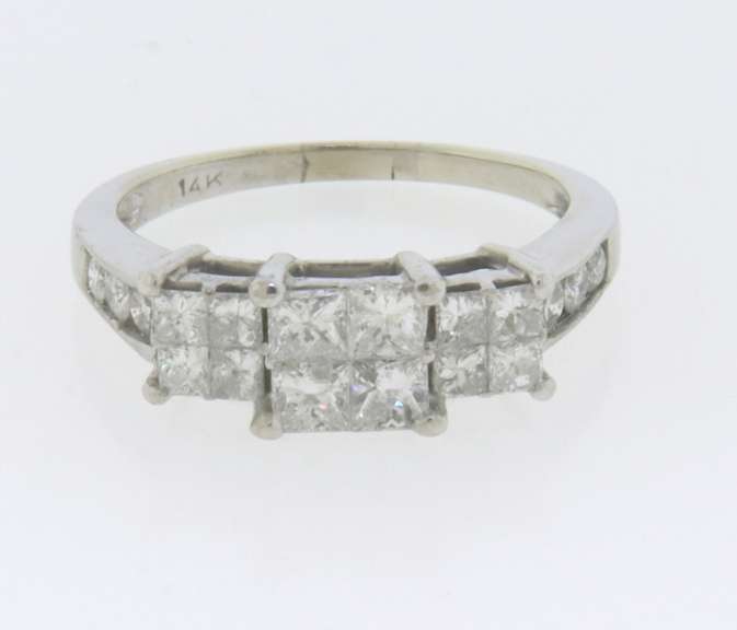 Dazzling White Gold 2cts Diamond Ring
