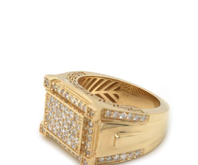 Enchanting 10kt Yellow Gold Cluster Ring