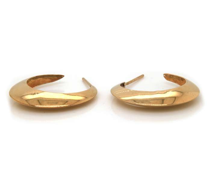 Chic 14kt YG Knife Edge Hoop Earrings