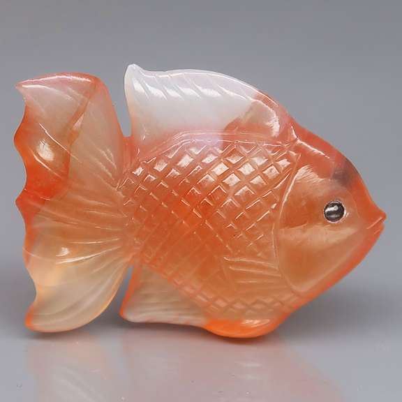 Gorgeous 57.62ct bi-color Agate carving