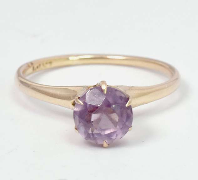 Vintage Amethyst Ring in Gold