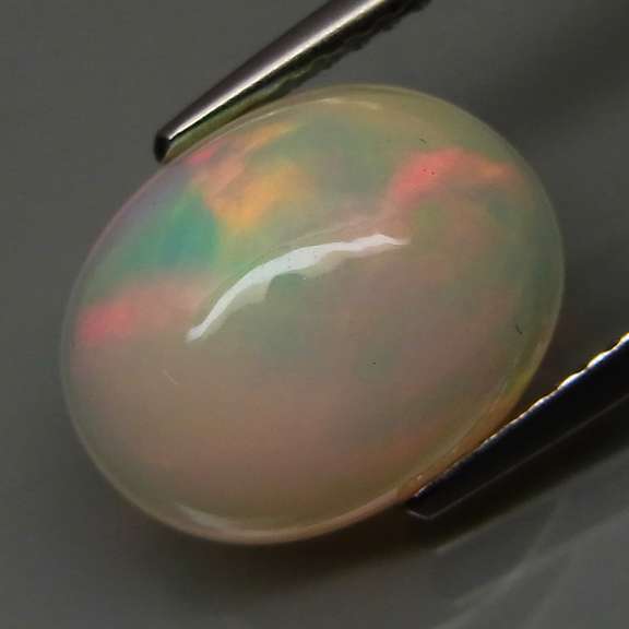 Block patterned 2.60ct frosty white Jelly Opal