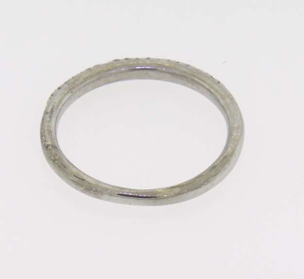 Charming White Gold Single Row Diamond Band