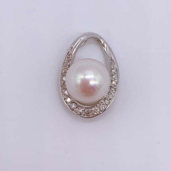 14kt Gold, Pearl, & Diamond Pendant