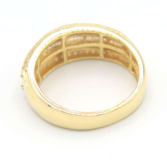 Charming Yellow Gold Diamond Band