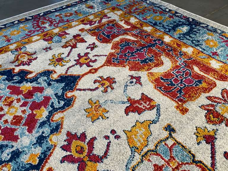 BEAUTFIUL VINTAGE DESIGN RUG 6x8