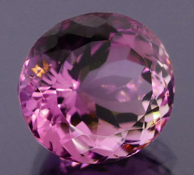 Elegant 11.96ct violet shifting untreated Amethyst