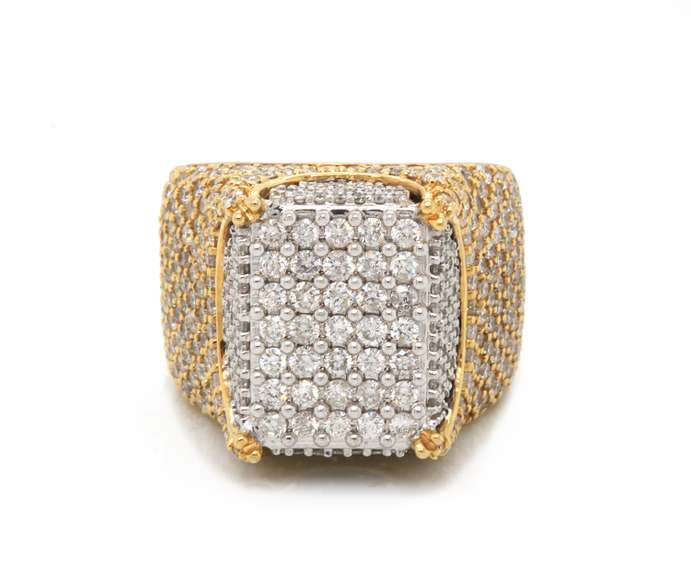 Extremely Unique 6.00 cttw Diamond Cluster Ring in Yellow Gold
