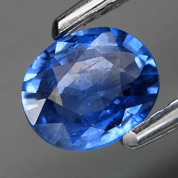 Top cornflower blue! 0.58ct Ceylon Sapphire