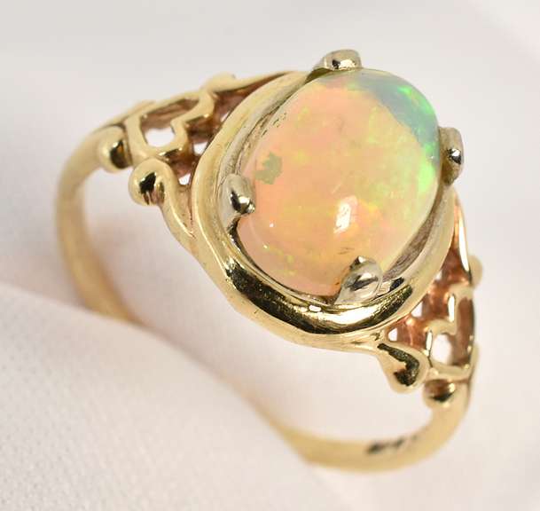 Sweet Jelly Opal Ring