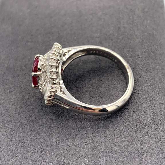 Lady's Ruby Diamond Ring