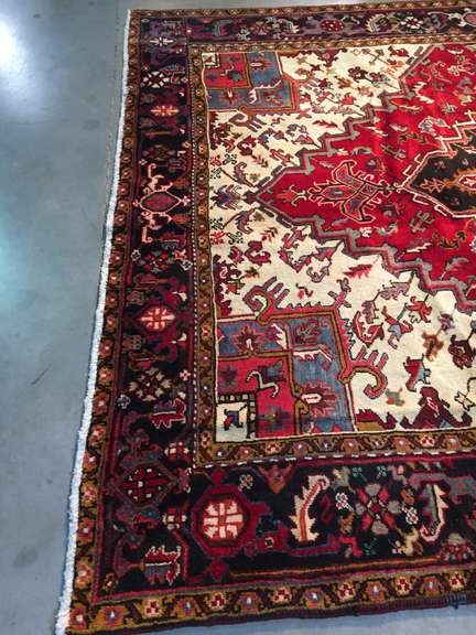 Stunning Persian Heriz Rug 7x10