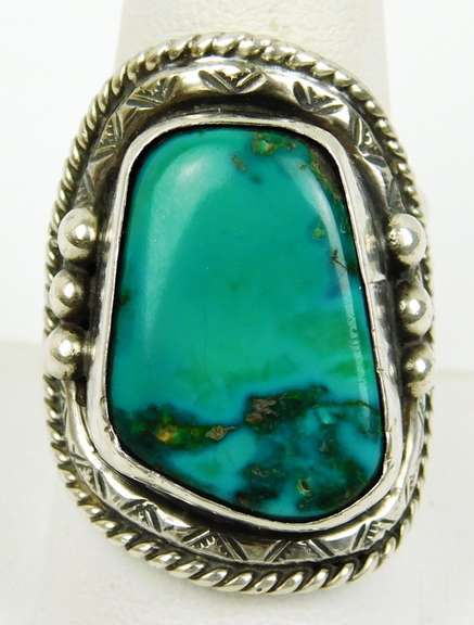Superb Vintage N.A. Indian Turquoise Sterling Ring, Size 10