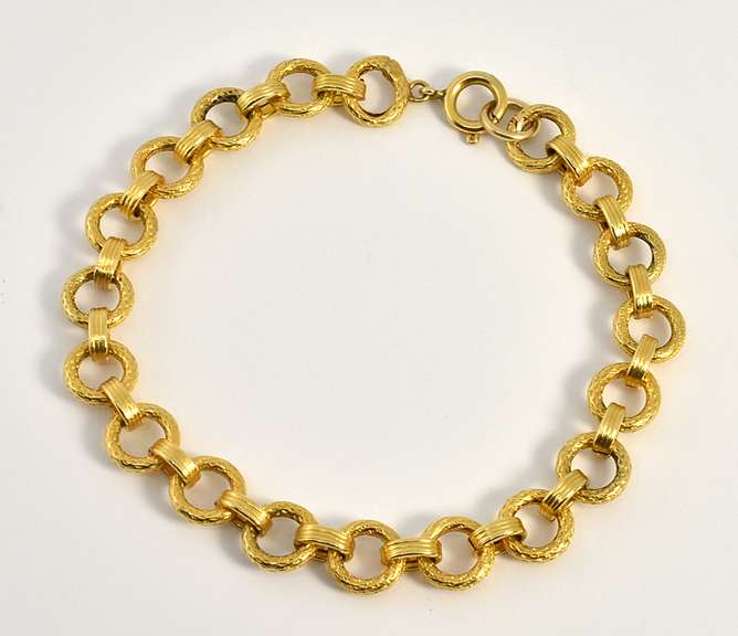 Tasteful 18k Woman's Bracelet