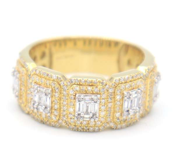 Graceful 1.03ctw Diamond Band in Yellow Gold