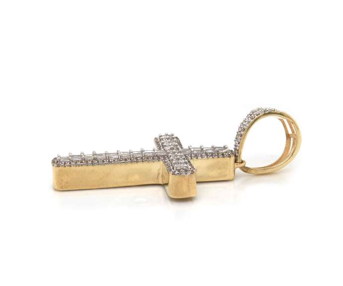 Appealing 10kt Yellow Gold Diamond Cross Pendant