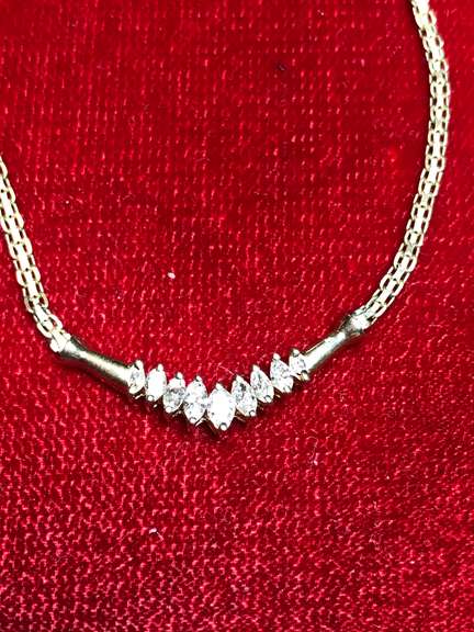 LADIES 14K GOLD AND DIAMOND NECKLACE