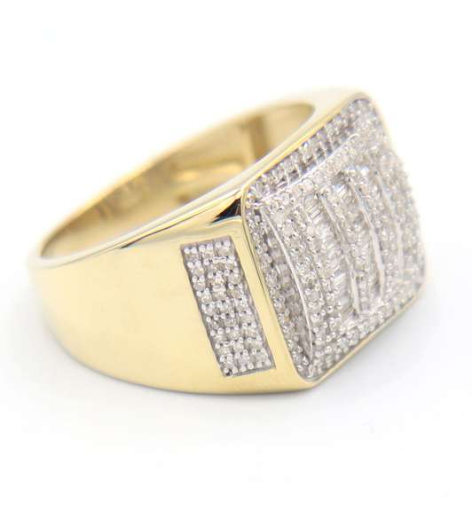 Elegant Yellow Gold Diamond Cluster Ring
